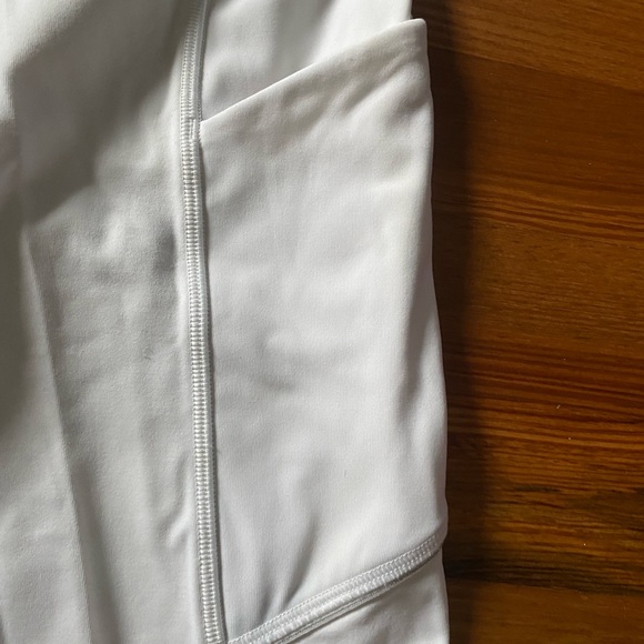 white lulu leggings - Picture 3 of 6